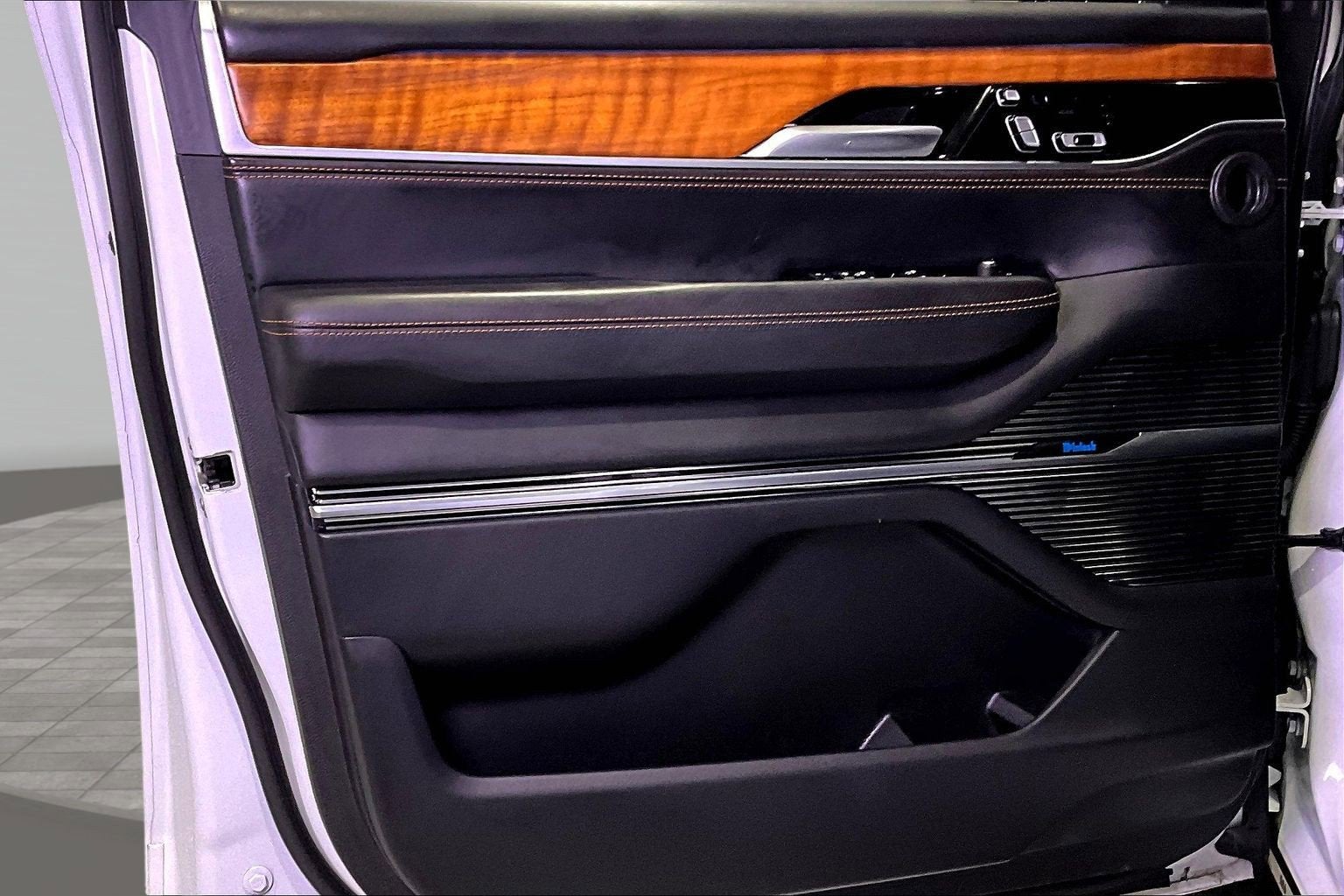 2023 Jeep Grand Wagoneer Series III