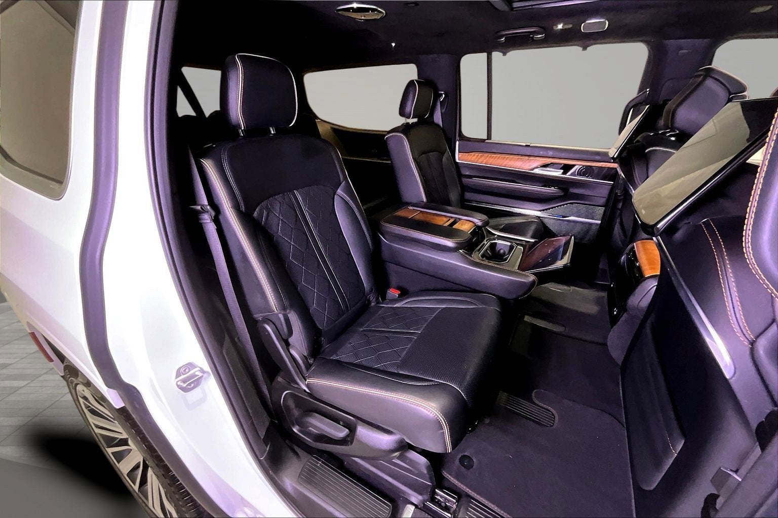 2023 Jeep Grand Wagoneer Series III