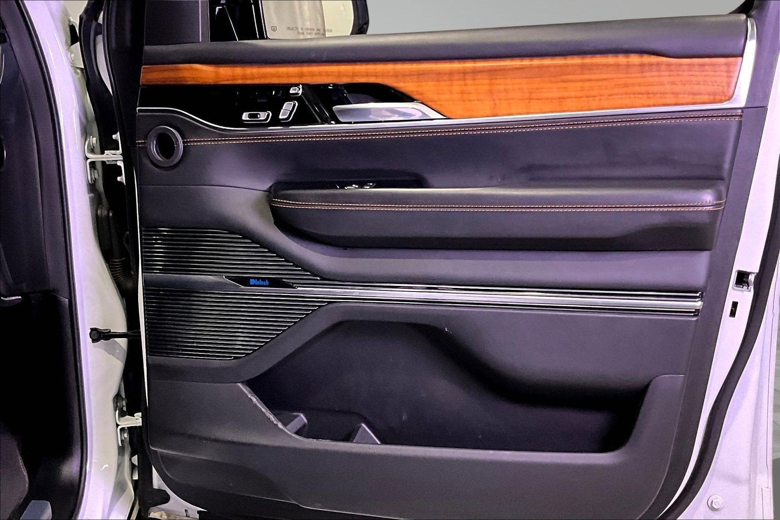 2023 Jeep Grand Wagoneer Series III