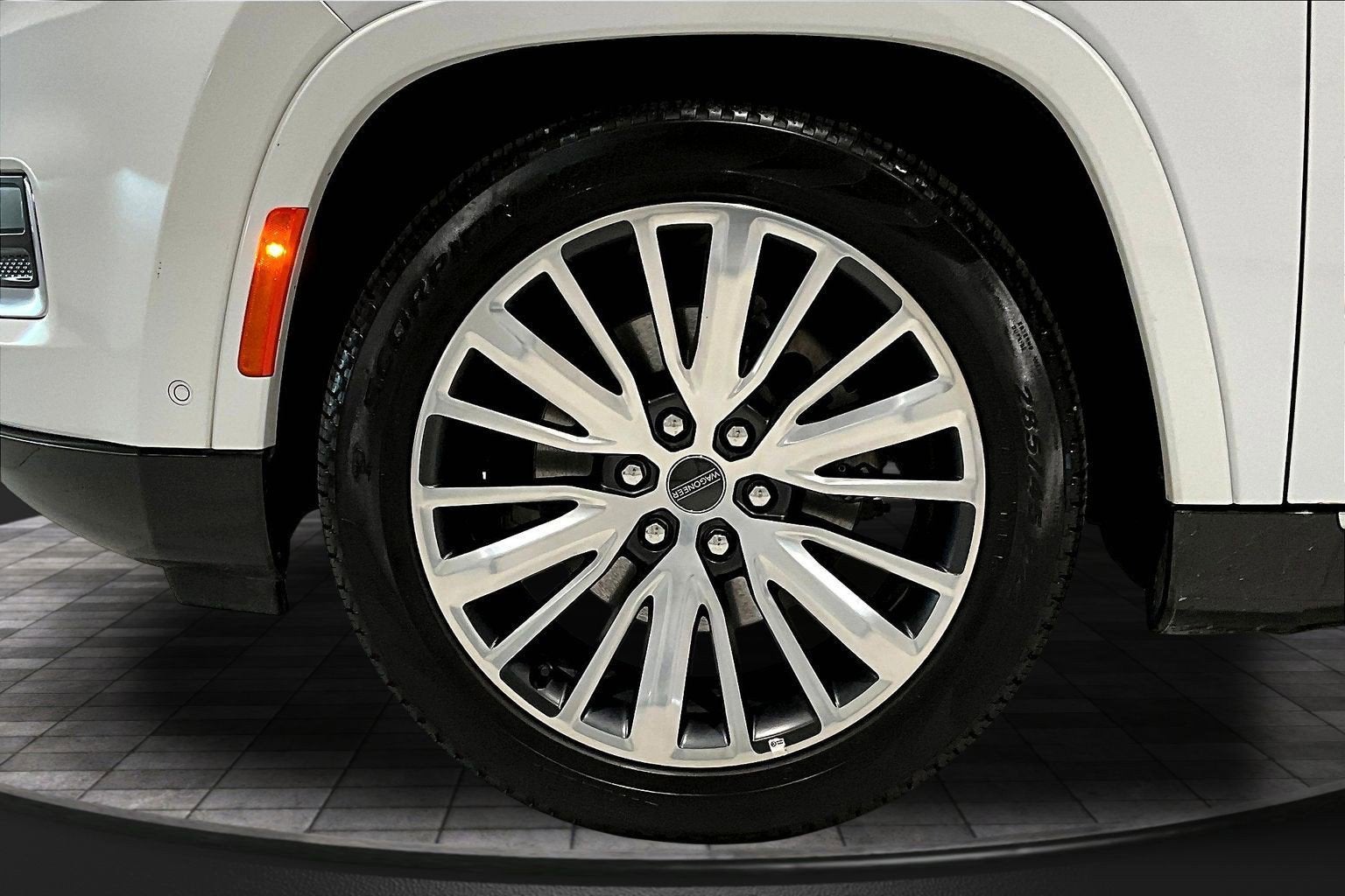 2023 Jeep Grand Wagoneer Series III