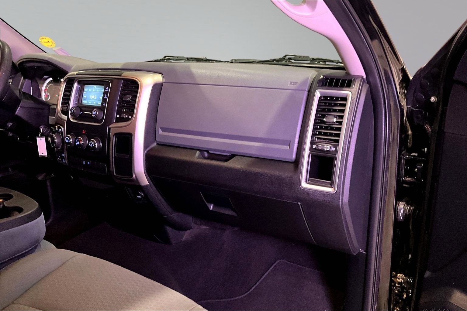 2017 RAM 1500 SLT