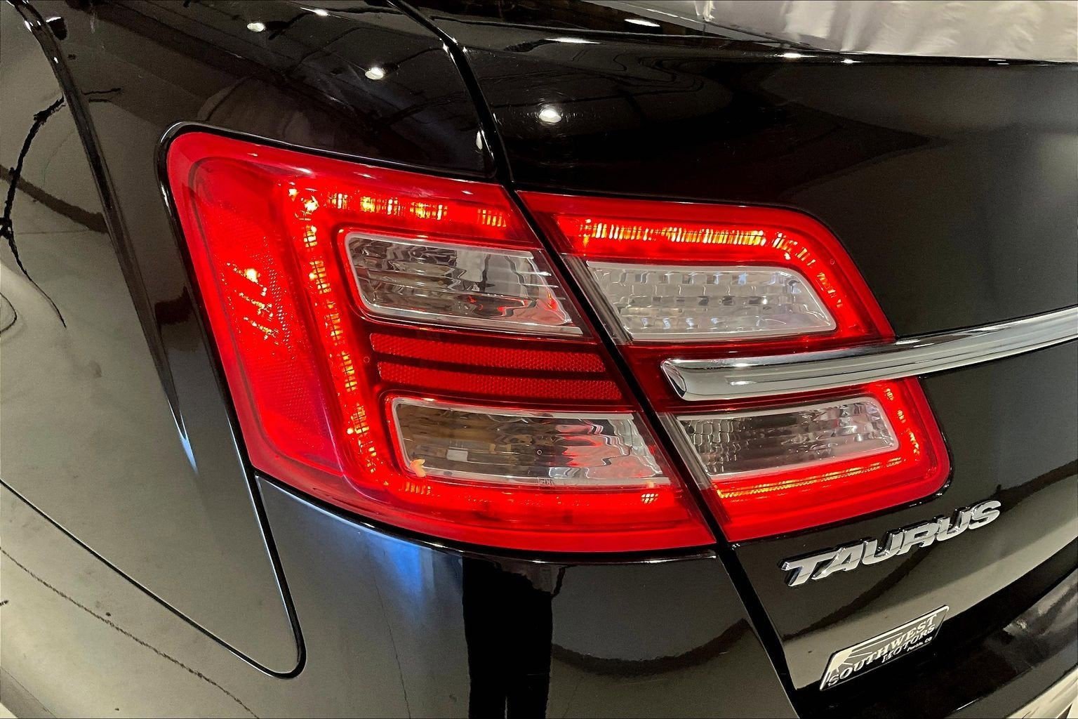 2018 Ford Taurus SEL