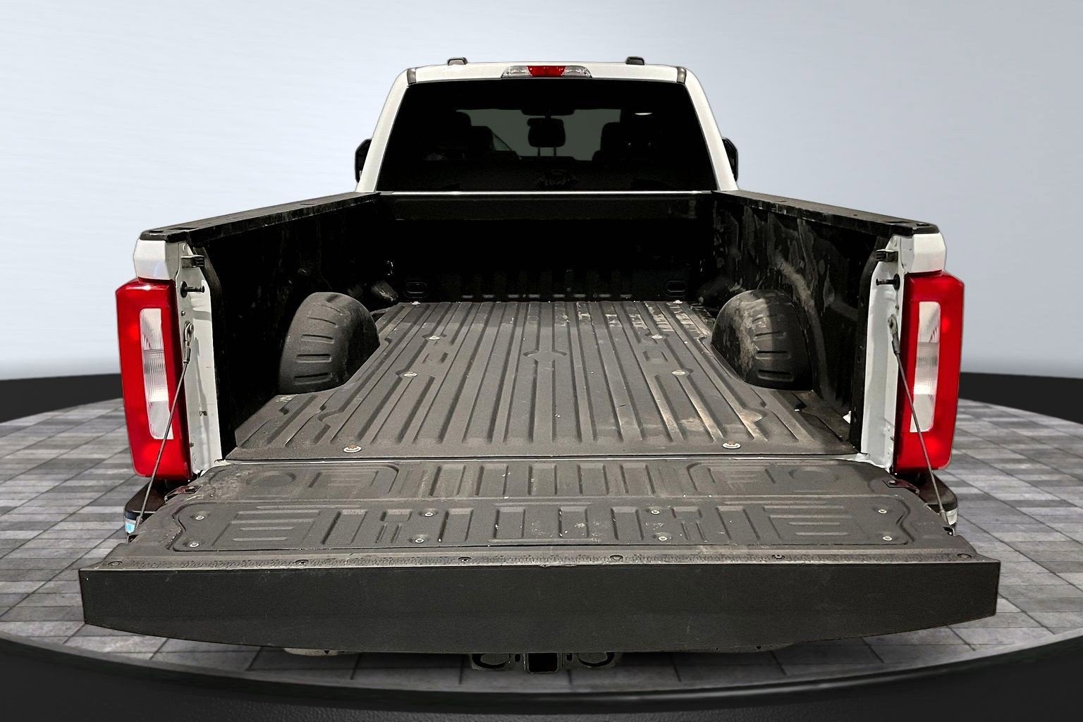 2024 Ford Super Duty F-350 SRW XLT