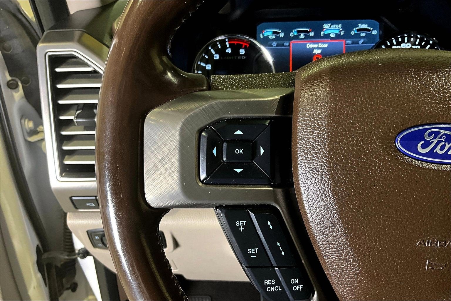 2019 Ford Super Duty F-350 SRW Limited