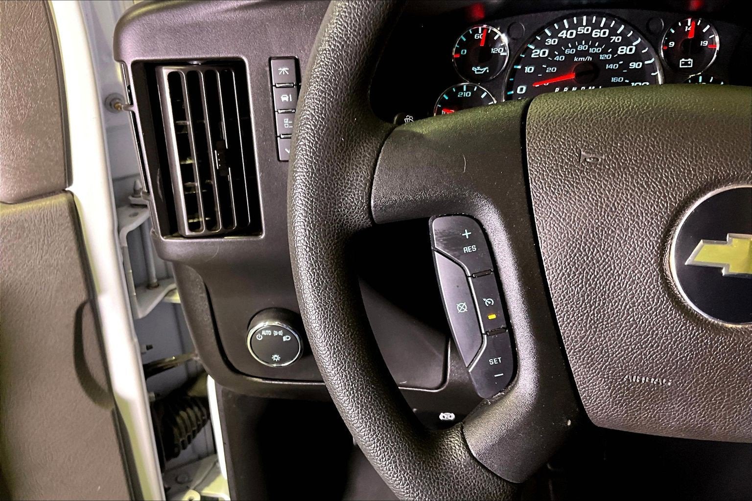 2023 Chevrolet Express Passenger LS