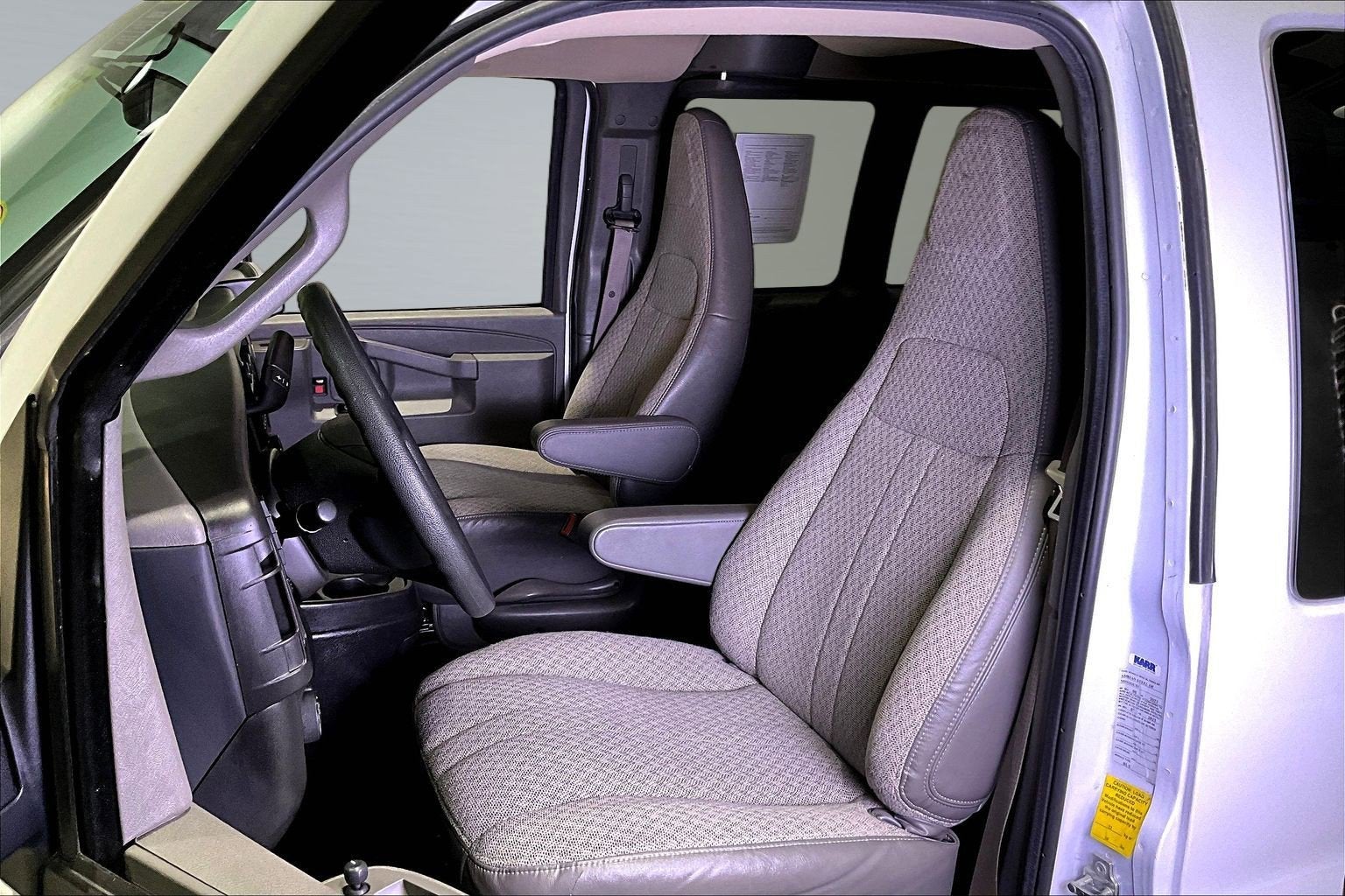 2023 Chevrolet Express Passenger LS