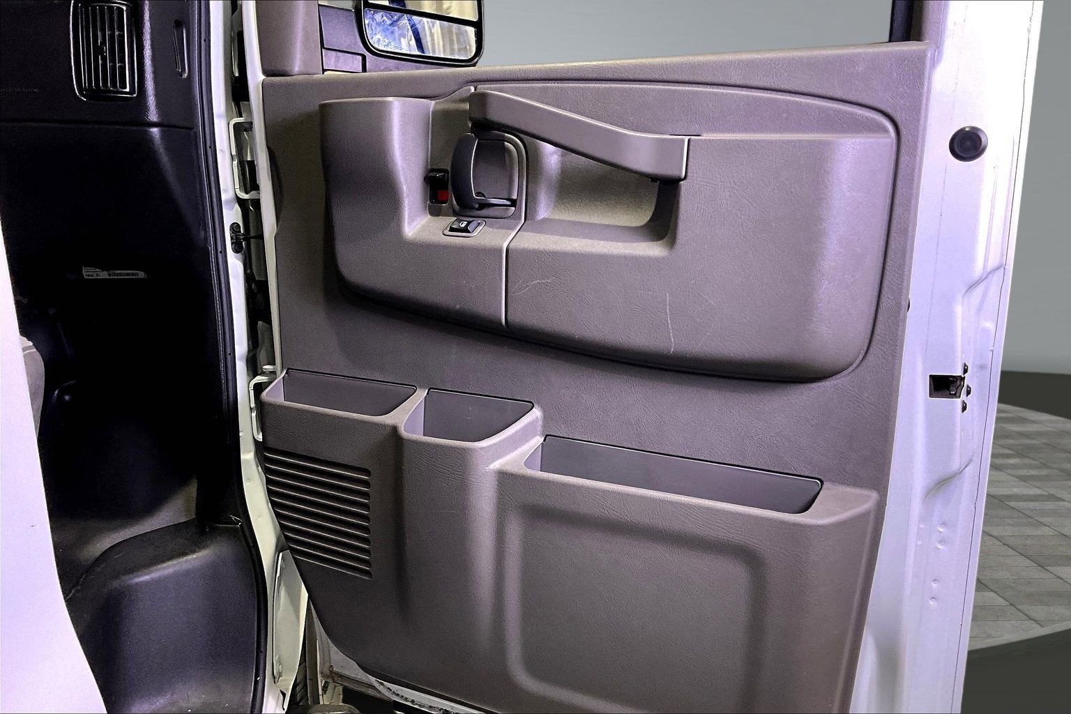 2023 Chevrolet Express Passenger LS