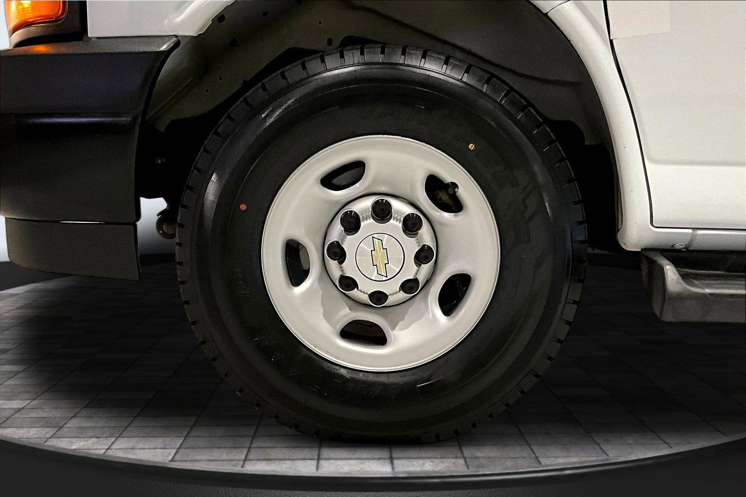 2023 Chevrolet Express Passenger LS