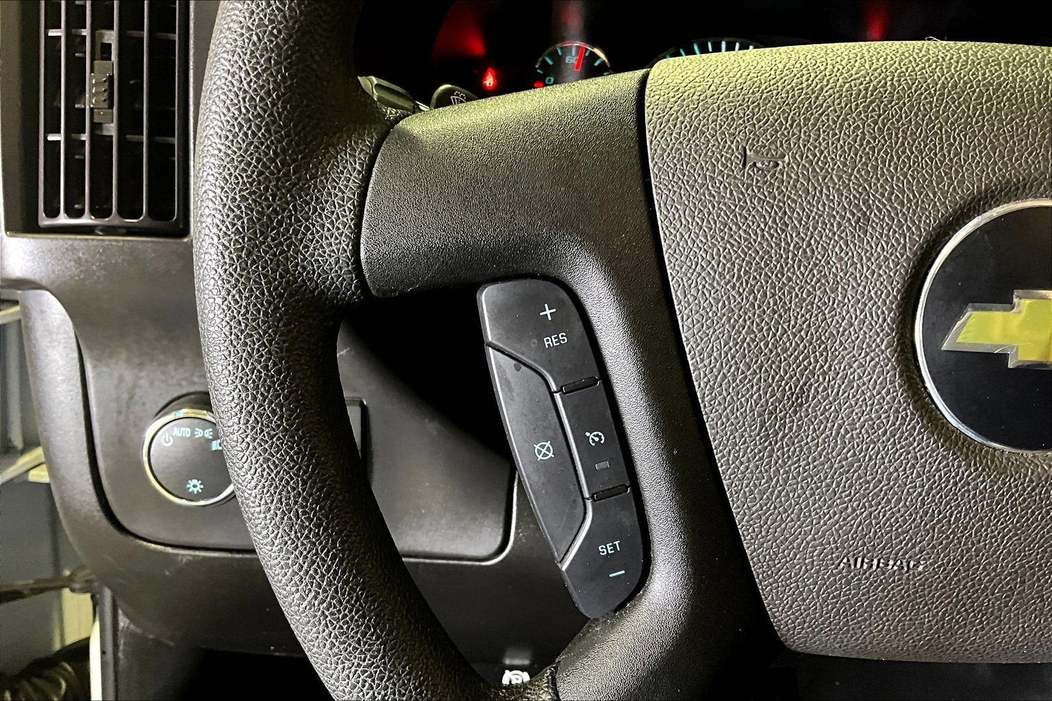 2023 Chevrolet Express Passenger LS