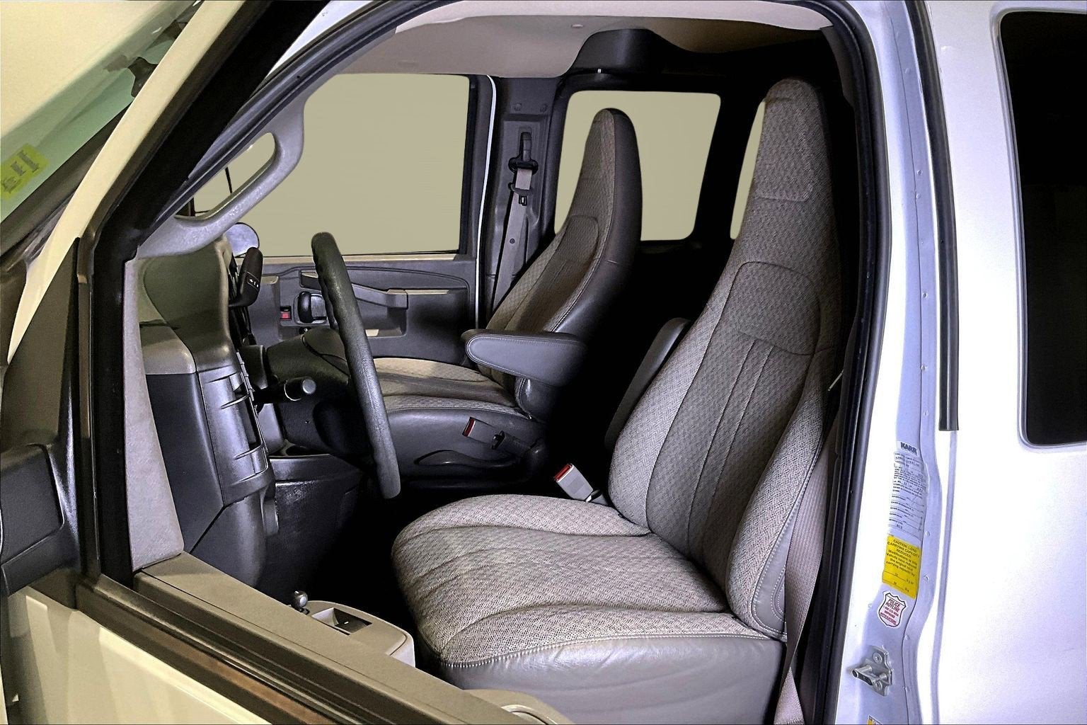 2023 Chevrolet Express Passenger LS