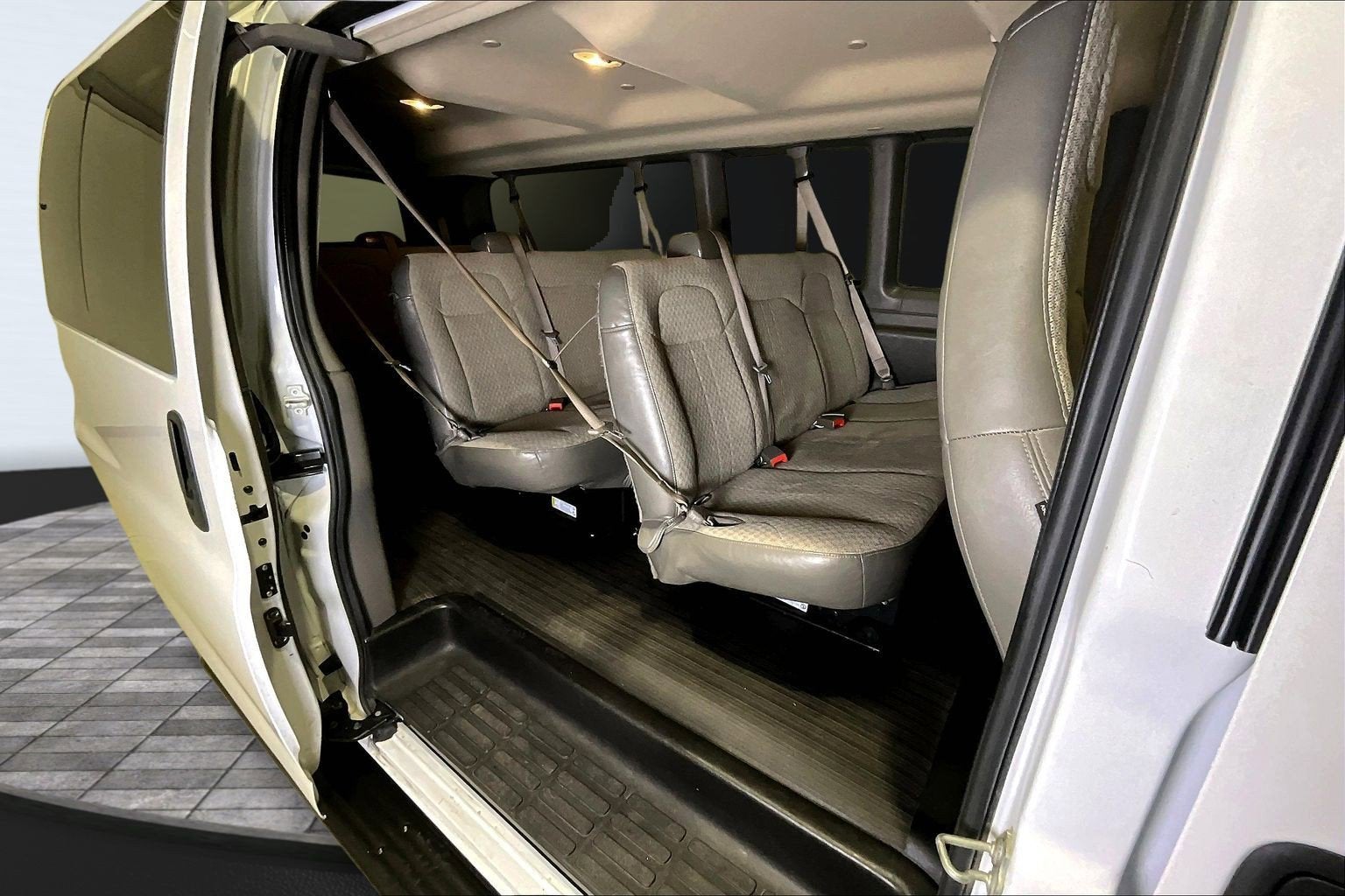 2023 Chevrolet Express Passenger LS