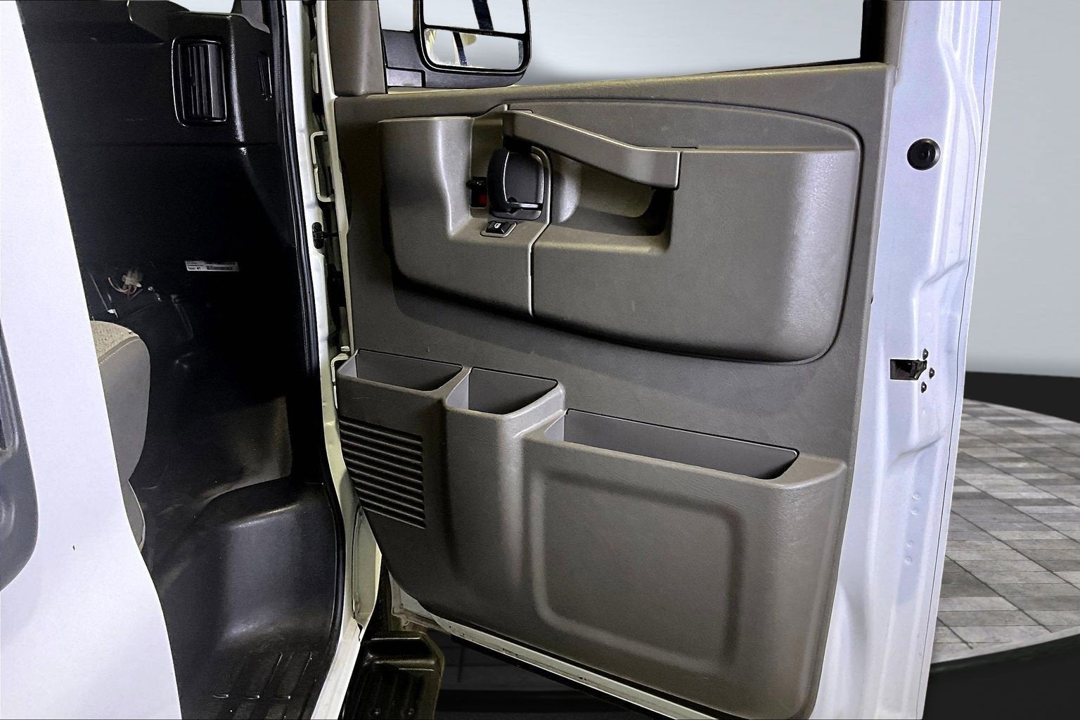 2023 Chevrolet Express Passenger LS