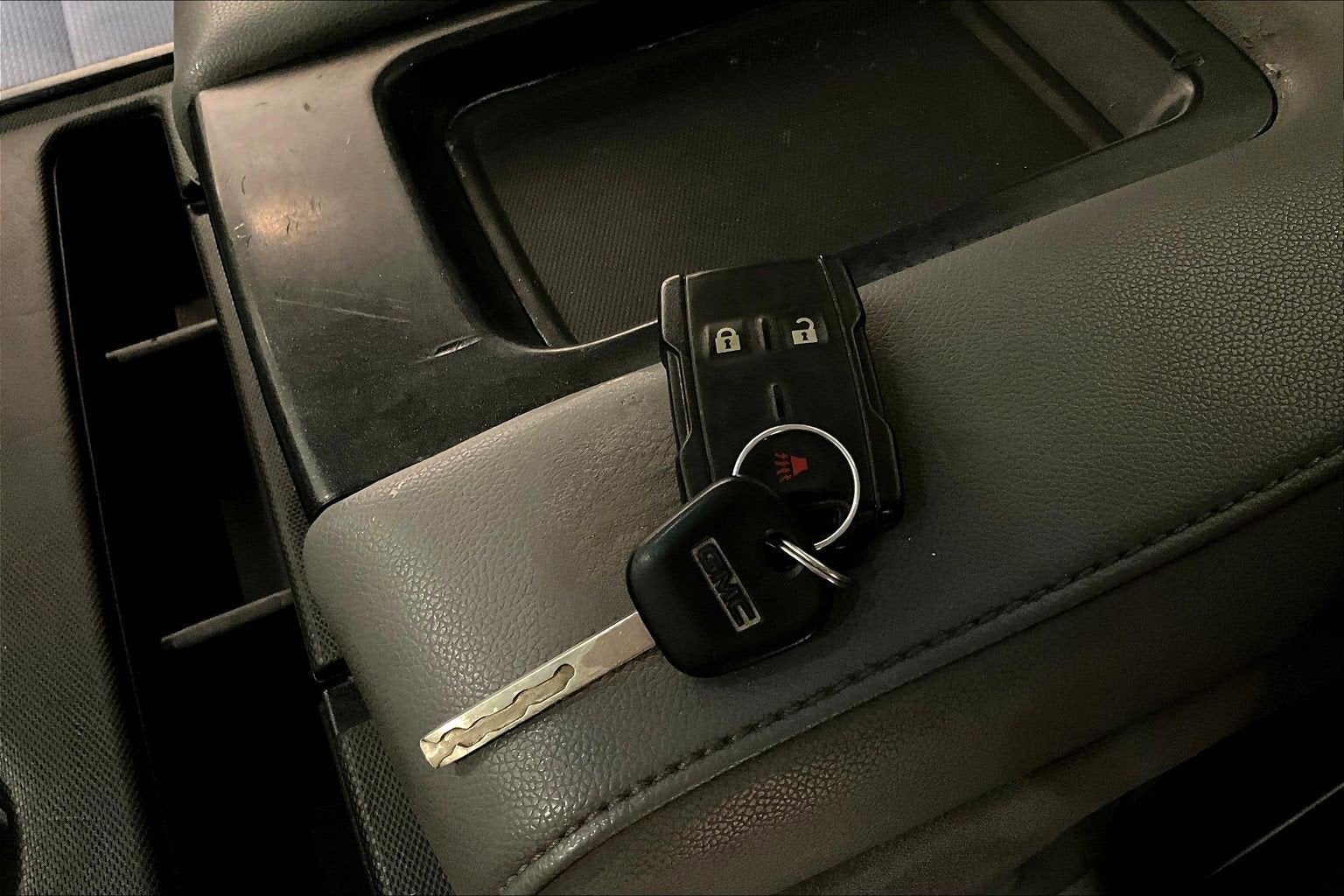 2016 GMC Sierra 1500 2WD Reg Cab 133.0"