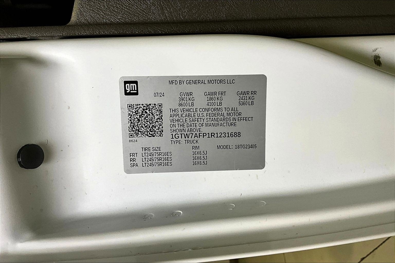 2024 GMC Savana Cargo Van RWD 2500 135