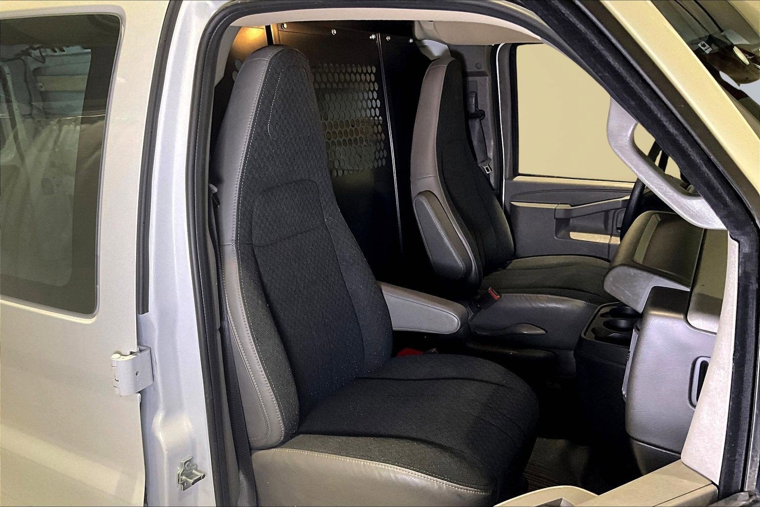 2024 GMC Savana Cargo Van RWD 2500 135