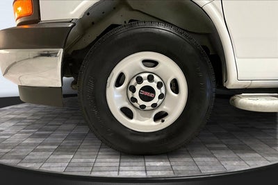 2024 GMC Savana Cargo Van RWD 2500 135