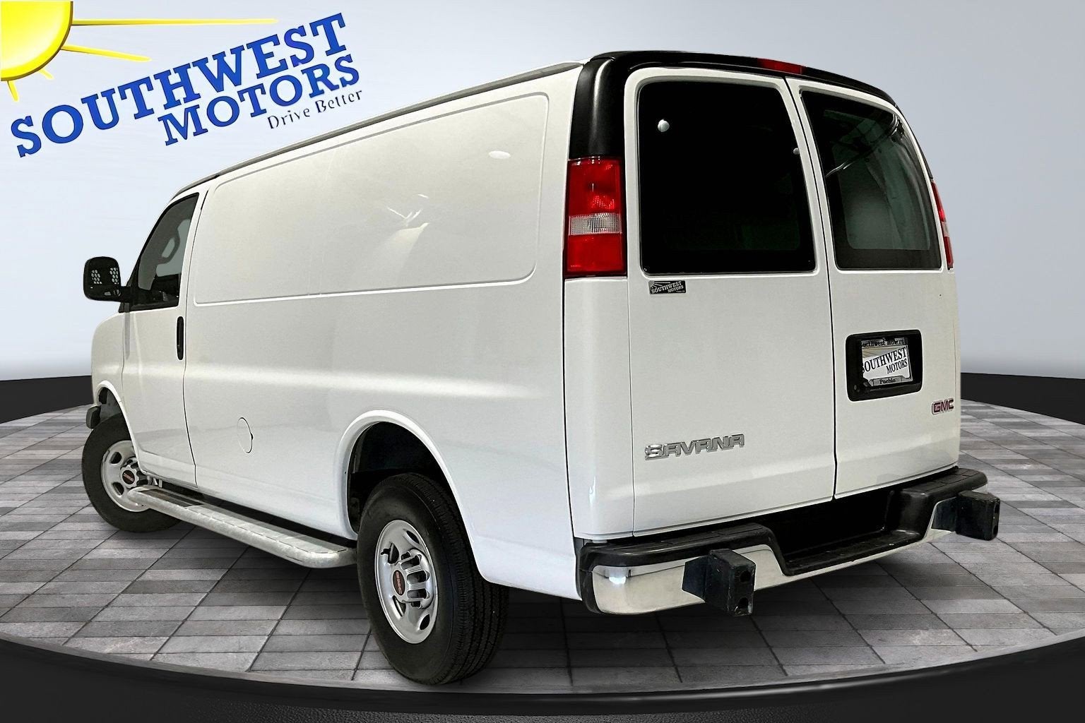 2024 GMC Savana Cargo Van RWD 2500 135