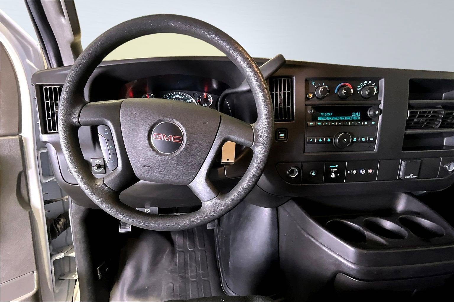 2024 GMC Savana Cargo Van RWD 2500 135