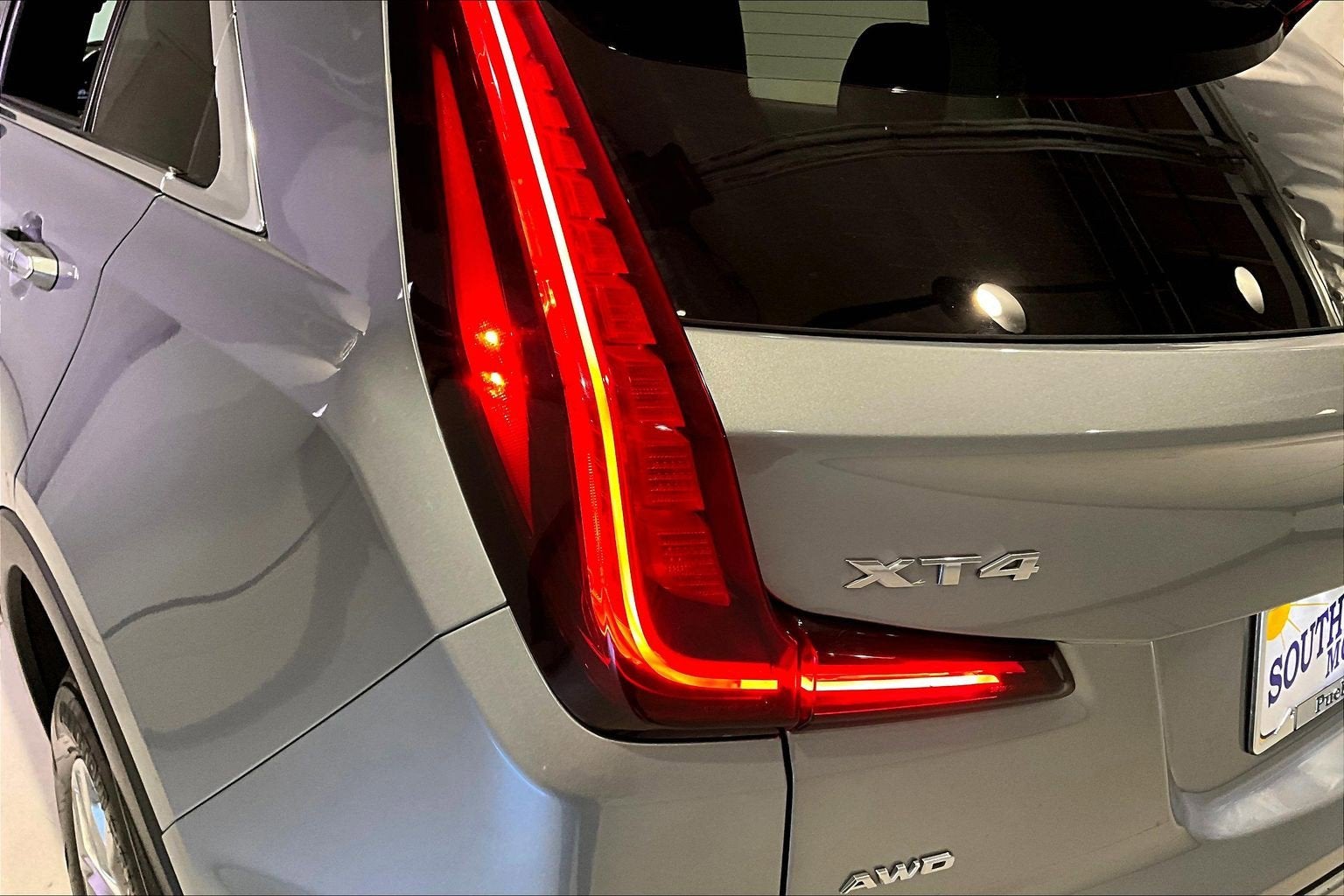 2024 Cadillac XT4 AWD Premium Luxury