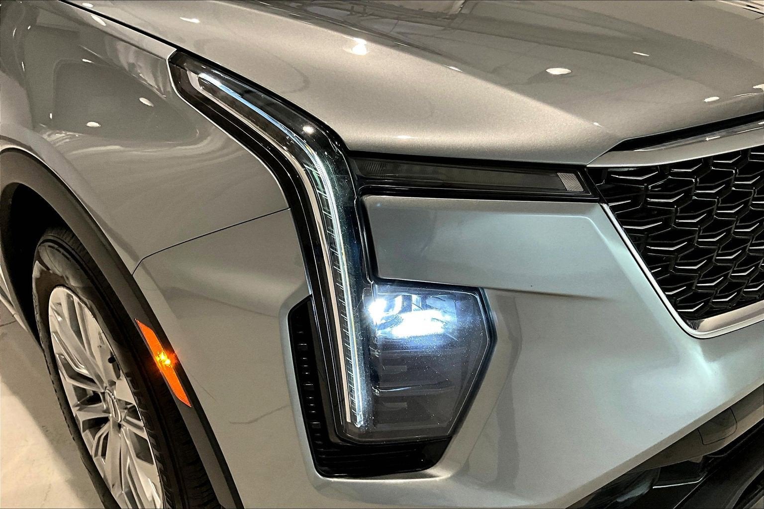 2024 Cadillac XT4 AWD Premium Luxury