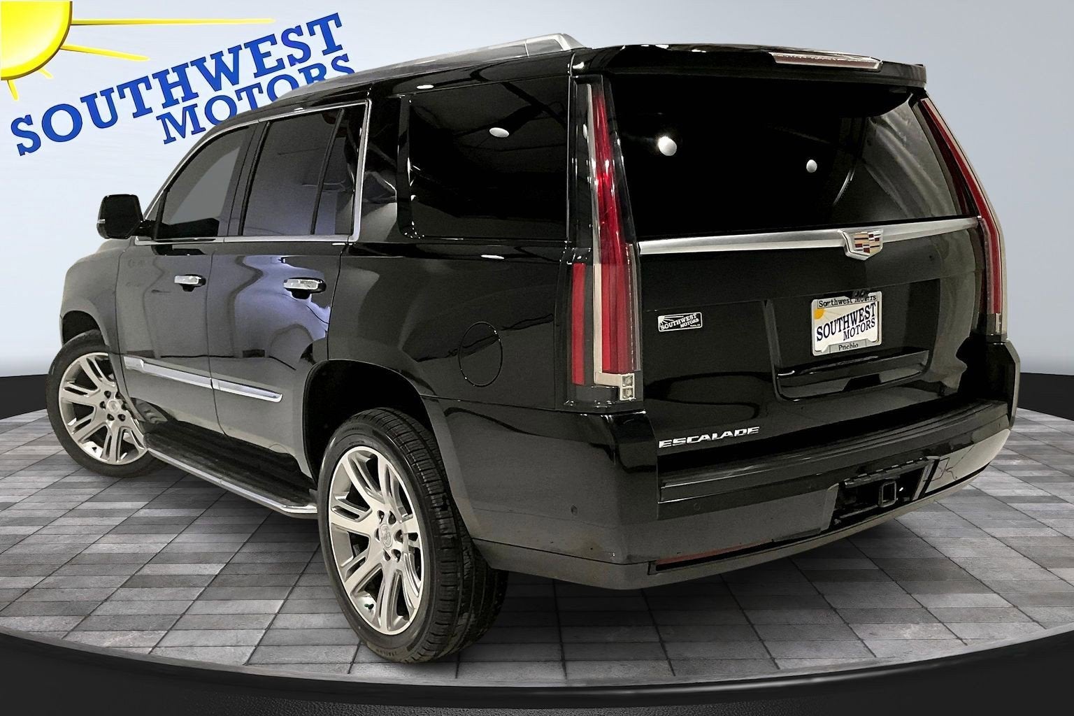 2018 Cadillac Escalade Luxury