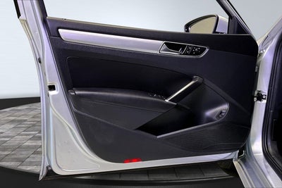 2019 Volkswagen Passat 2.0T Wolfsburg Edition