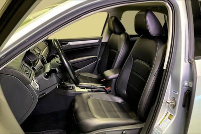 2019 Volkswagen Passat 2.0T Wolfsburg Edition