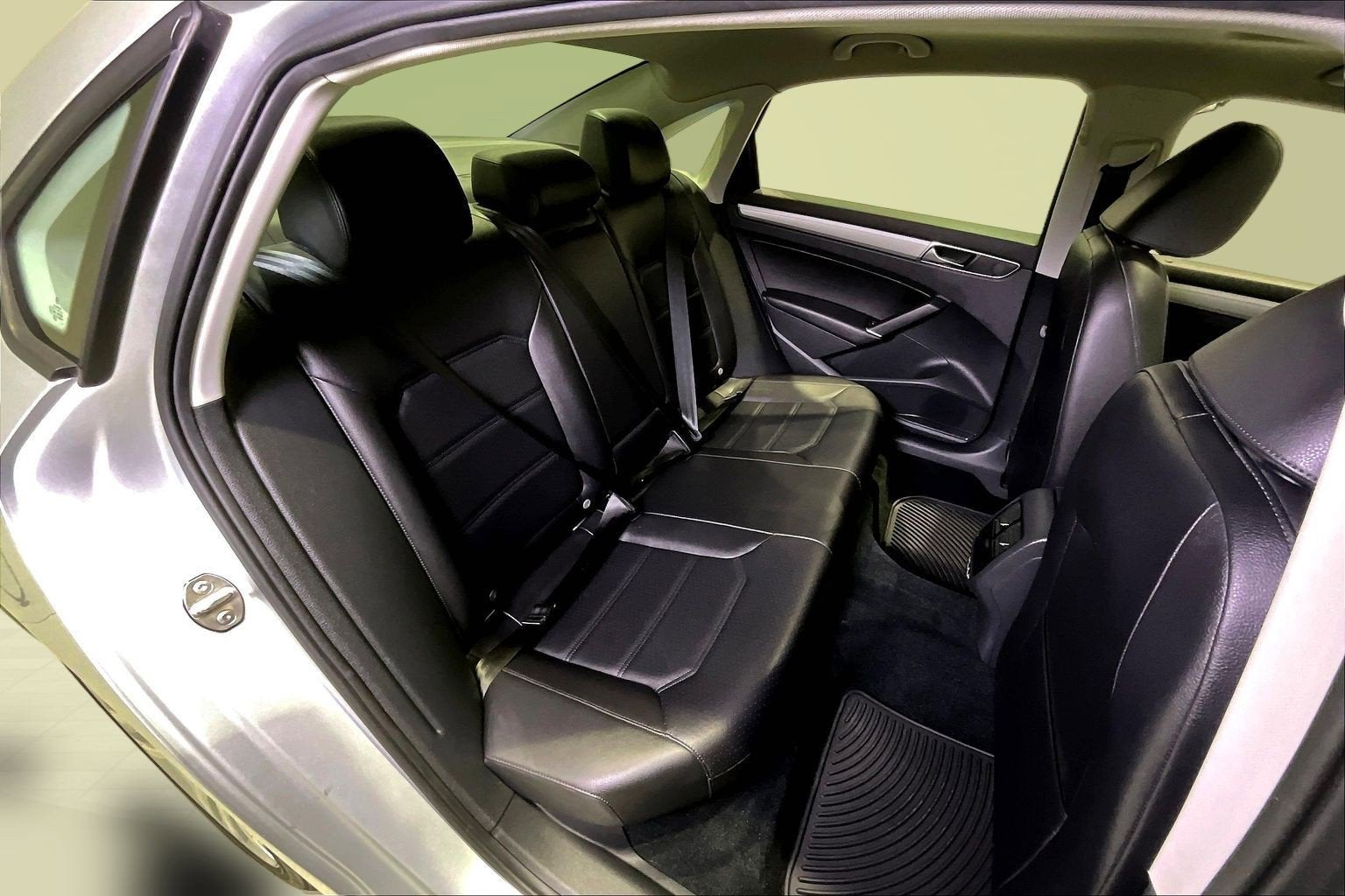 2019 Volkswagen Passat 2.0T Wolfsburg Edition