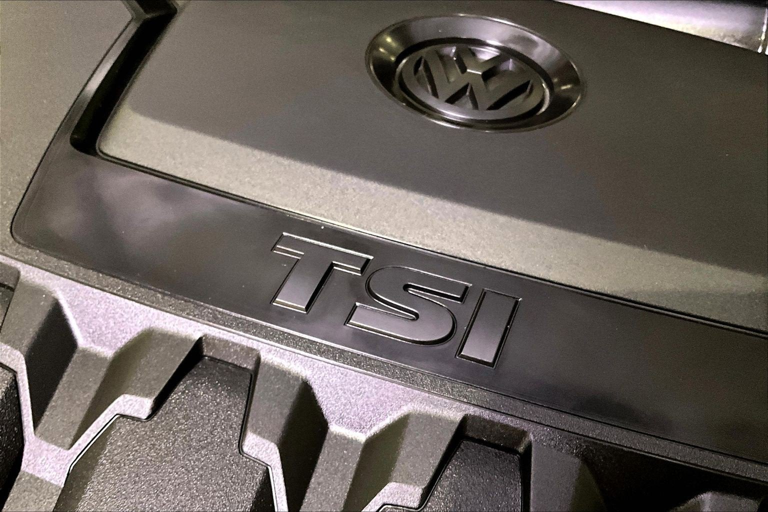 2019 Volkswagen Passat 2.0T Wolfsburg Edition