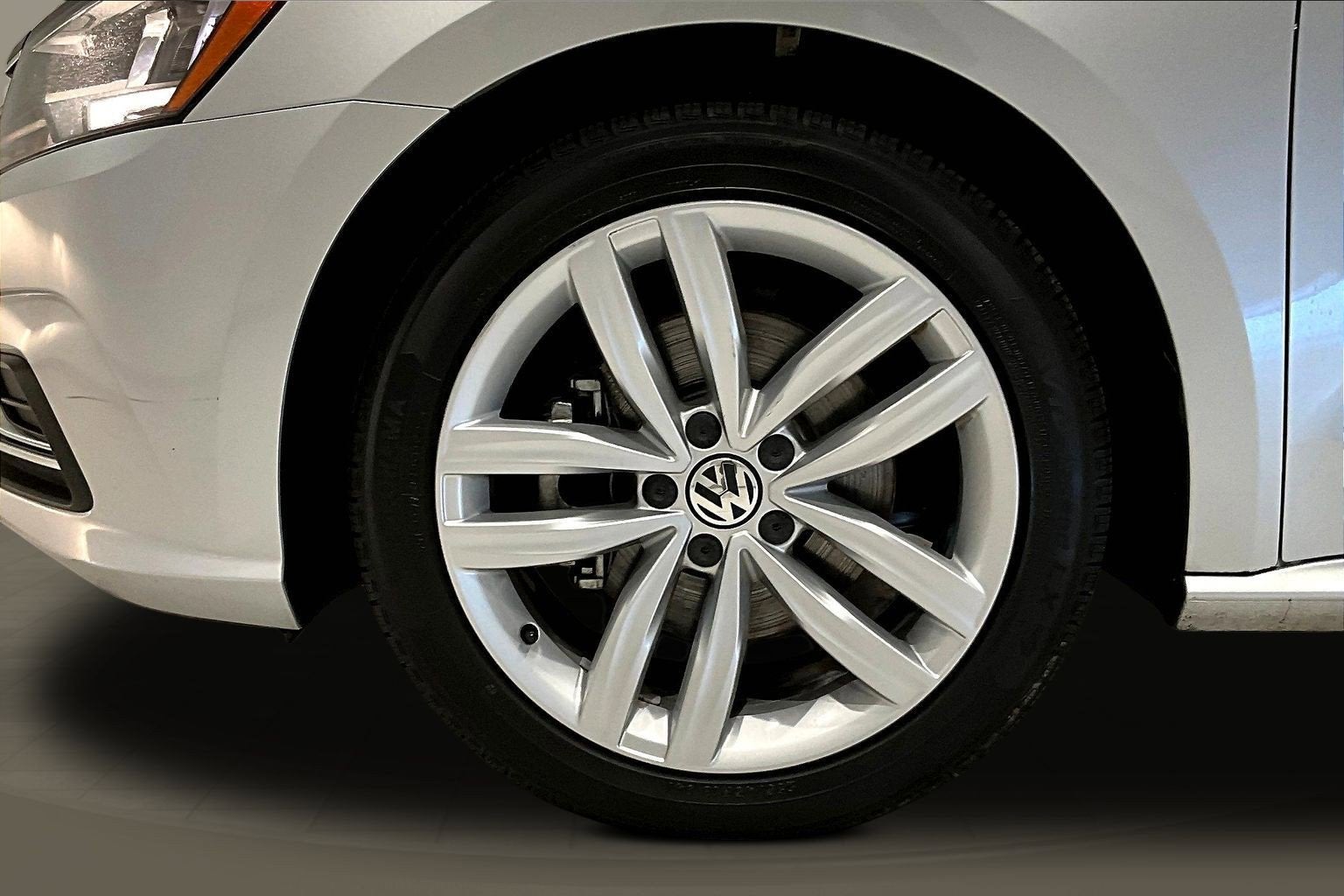 2019 Volkswagen Passat 2.0T Wolfsburg Edition