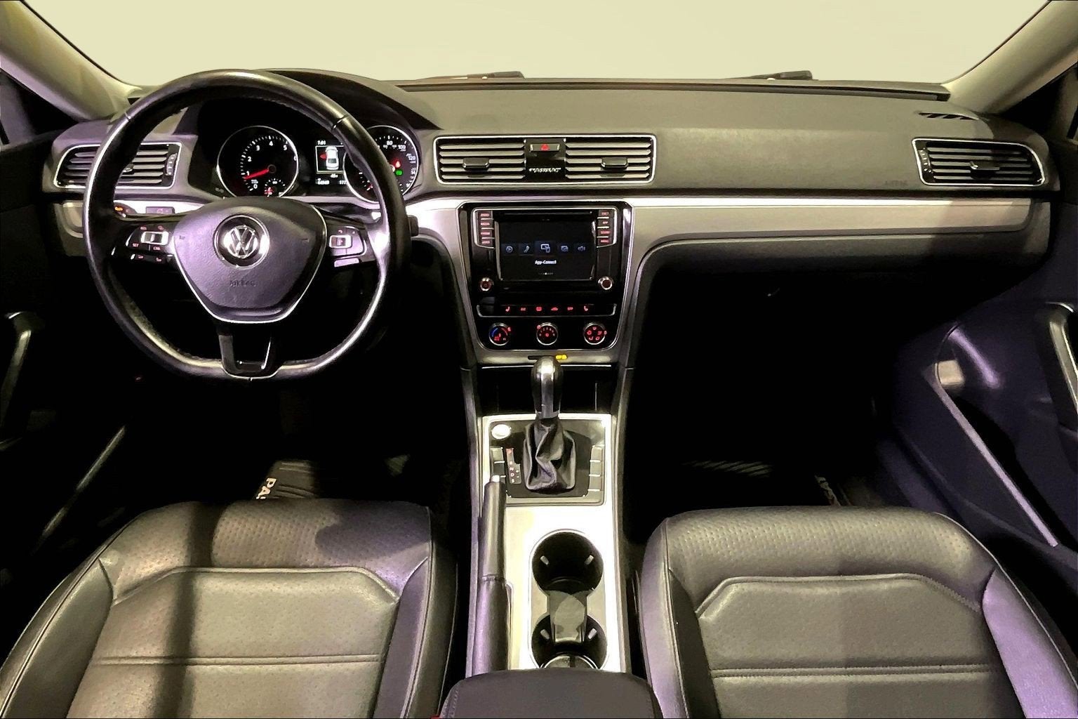 2019 Volkswagen Passat 2.0T Wolfsburg Edition