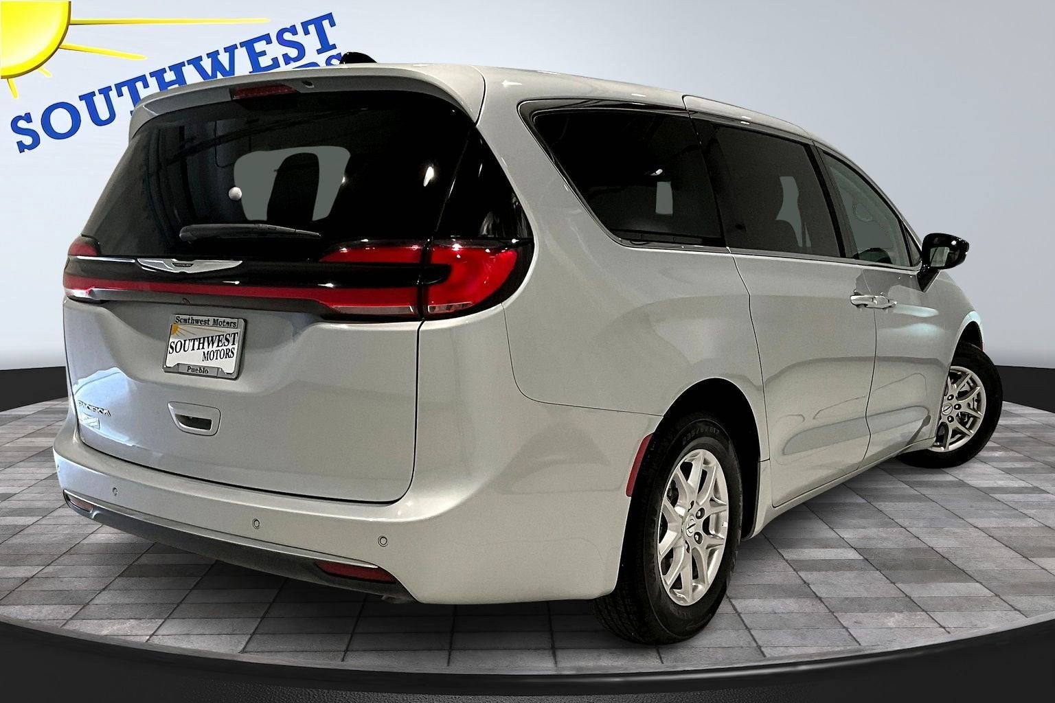 2024 Chrysler Pacifica Touring L