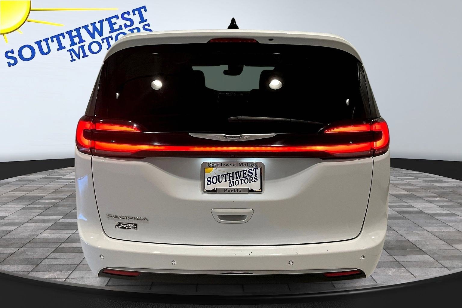 2024 Chrysler Pacifica Touring L