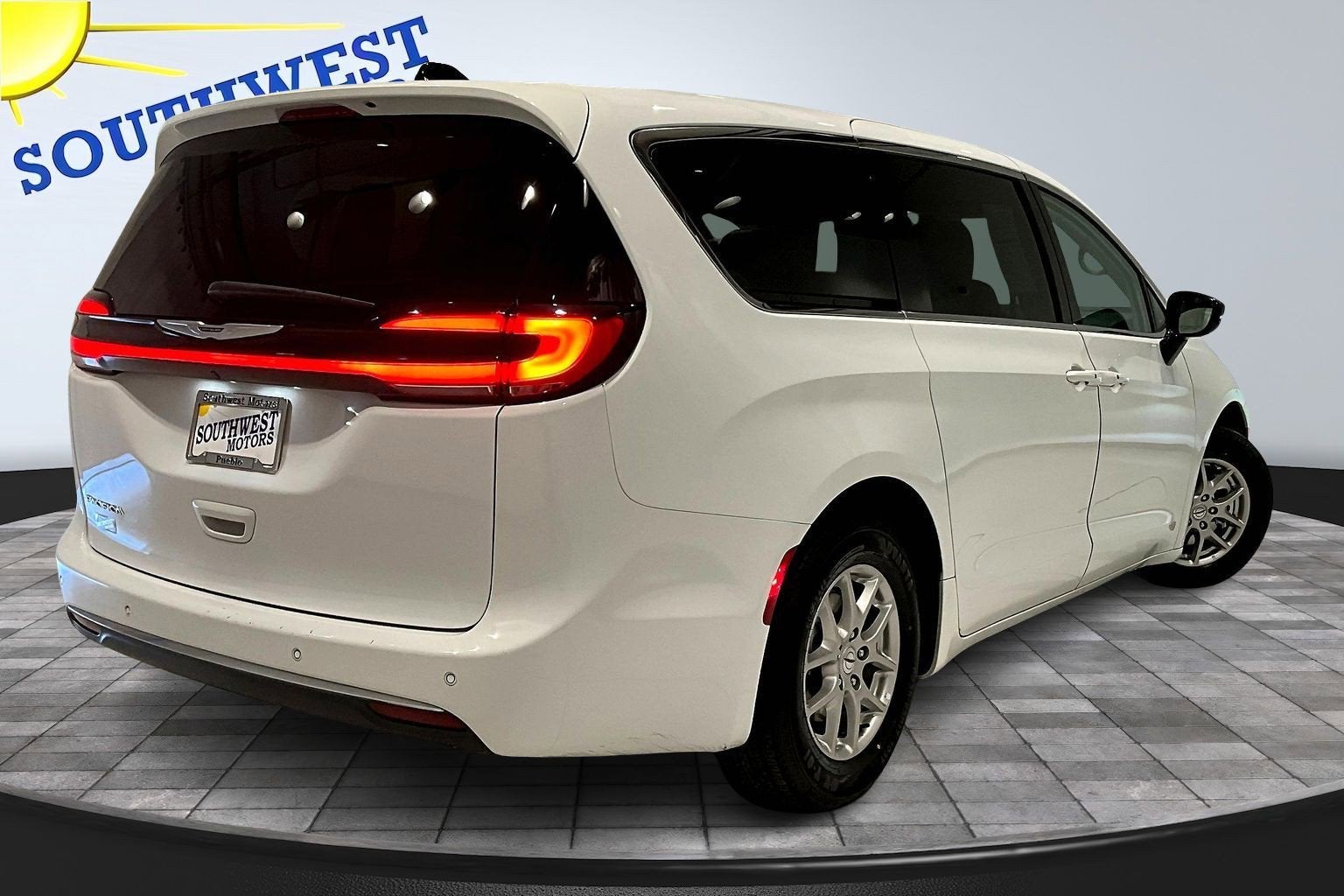 2024 Chrysler Pacifica Touring L