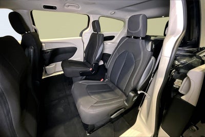 2024 Chrysler Voyager LX