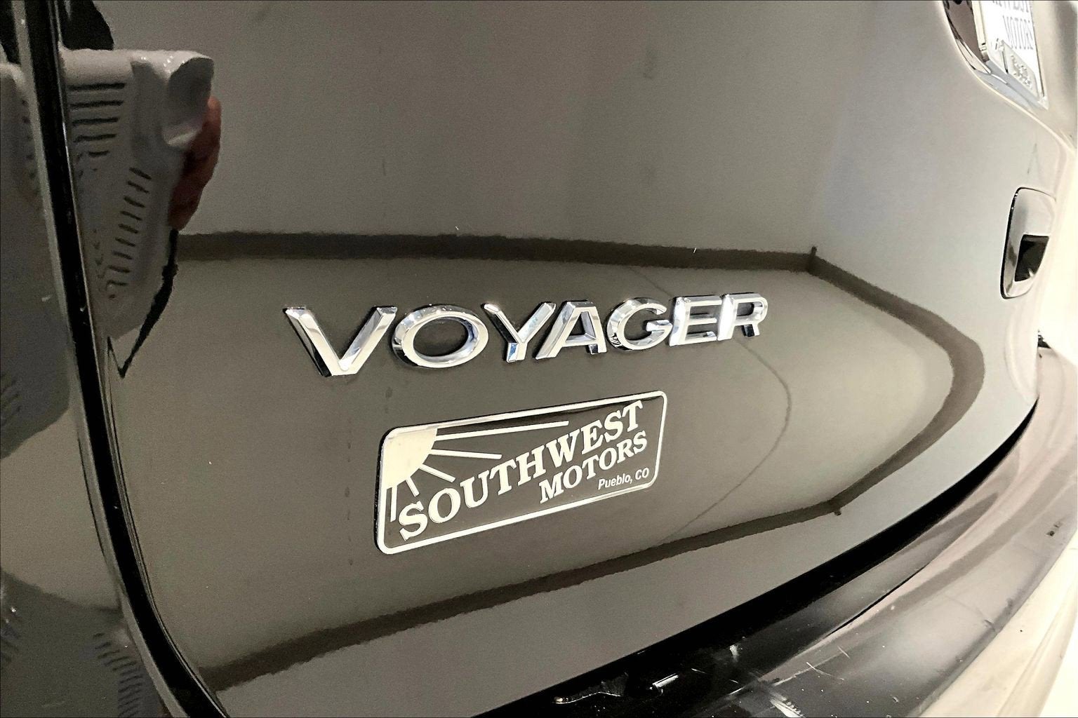 2024 Chrysler Voyager LX