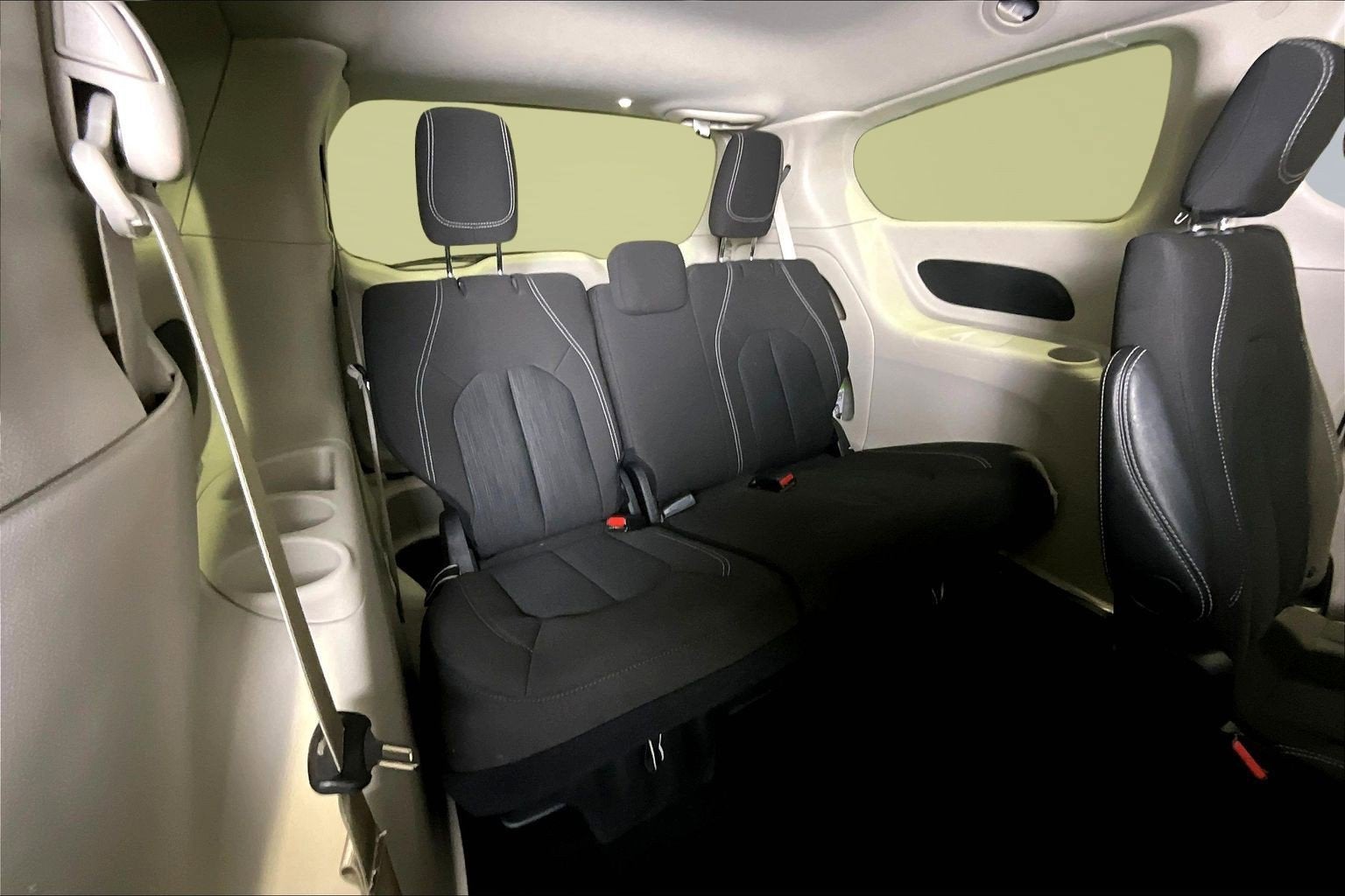 2024 Chrysler Voyager LX