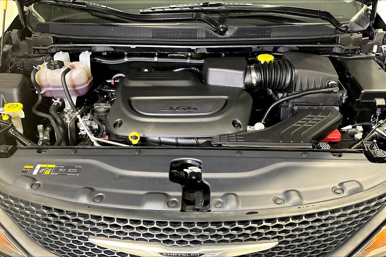 2024 Chrysler Voyager LX