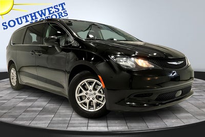 2024 Chrysler Voyager LX