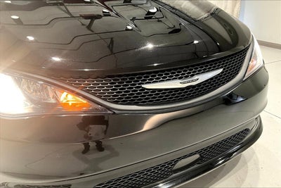 2024 Chrysler Voyager LX