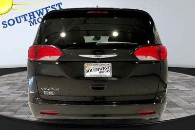 2024 Chrysler Voyager LX