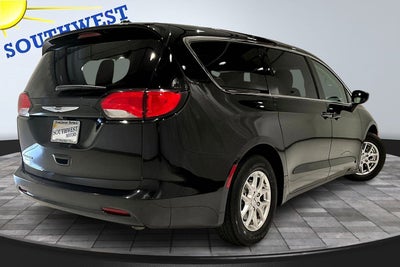 2024 Chrysler Voyager LX