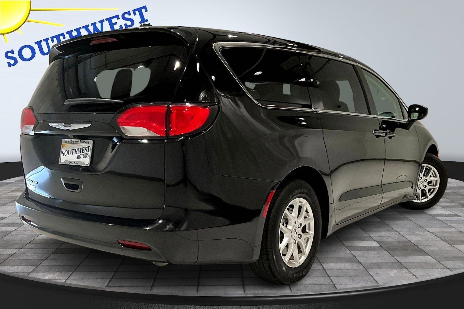 2024 Chrysler Voyager LX