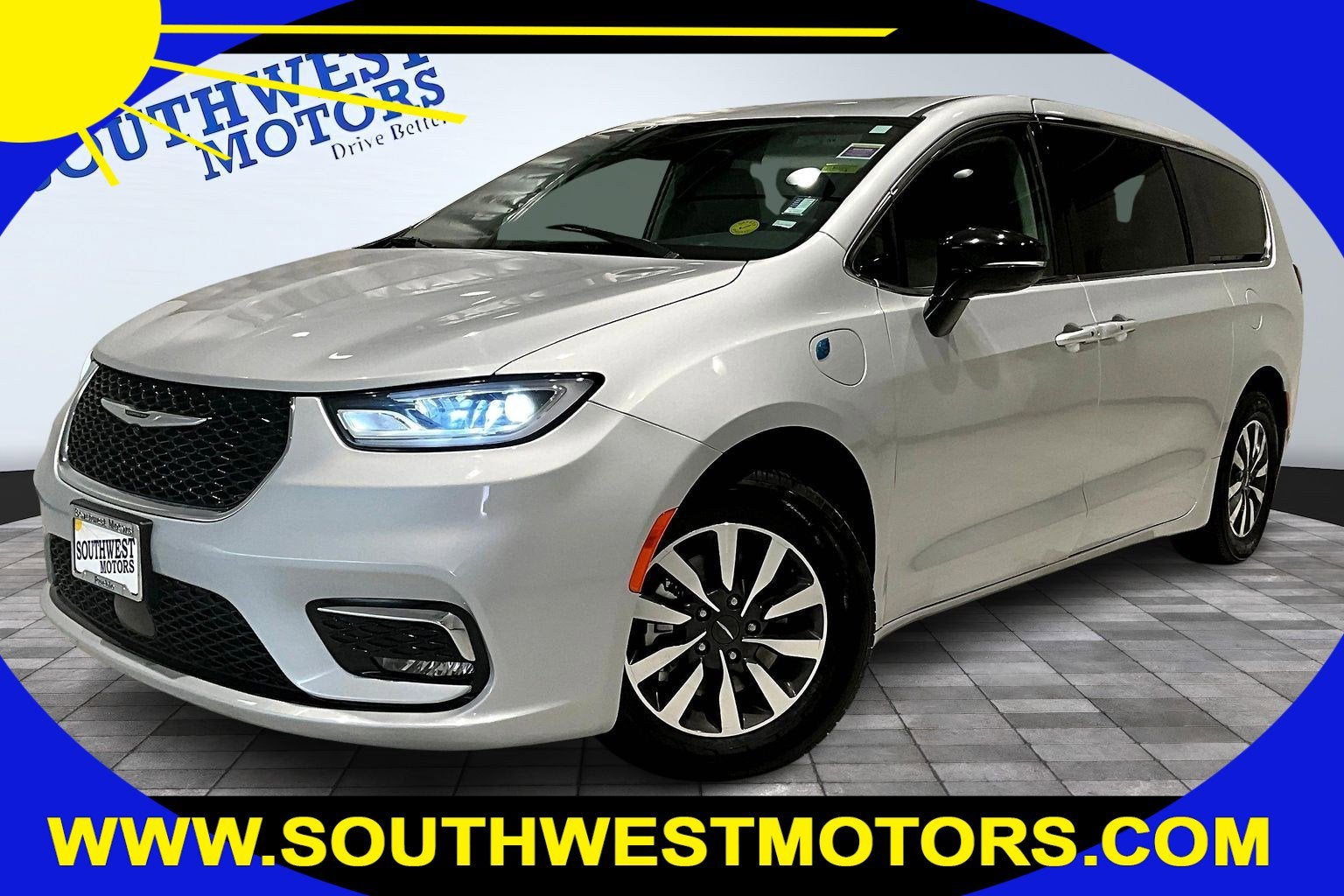 2024 Chrysler Pacifica Hybrid Select