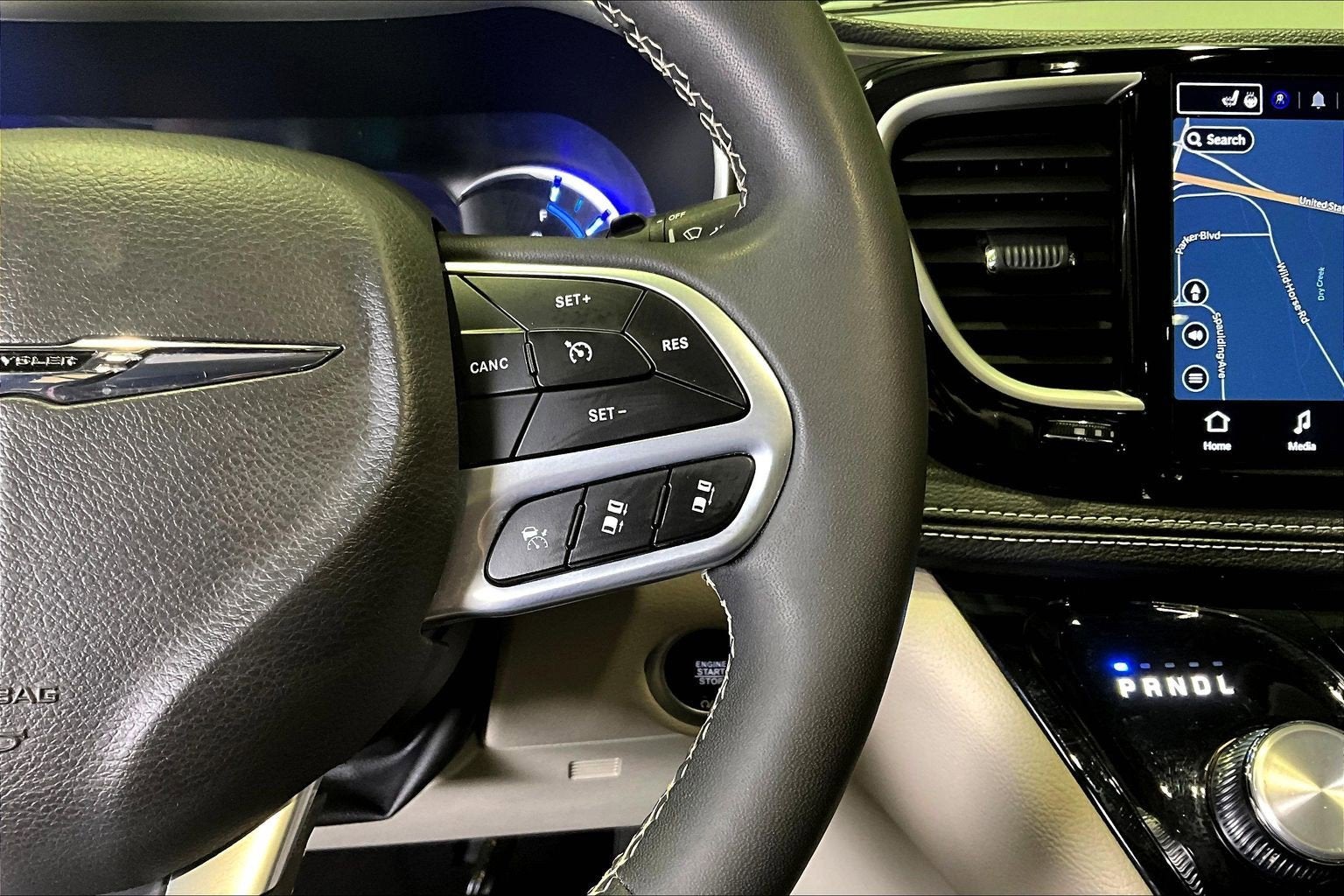 2024 Chrysler Pacifica Hybrid Select