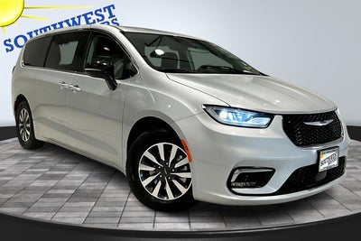 2024 Chrysler Pacifica Hybrid Select