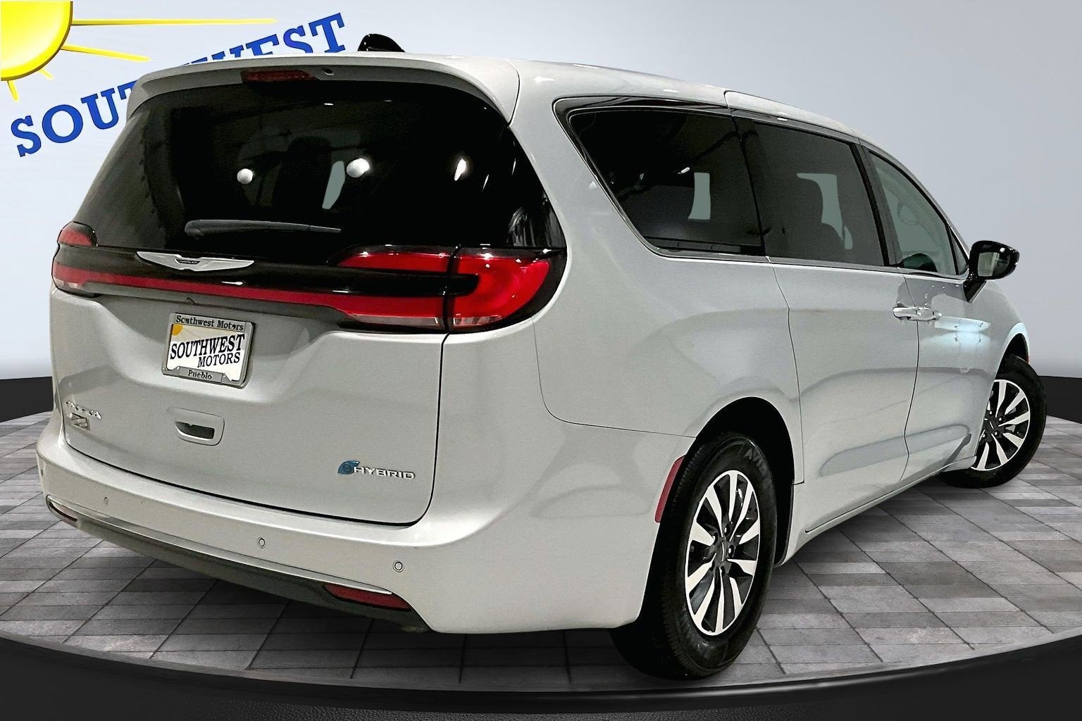 2024 Chrysler Pacifica Hybrid Select