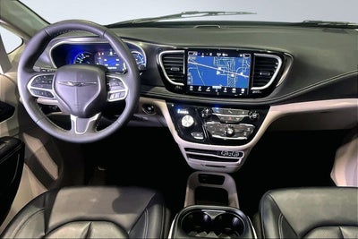 2024 Chrysler Pacifica Hybrid Select