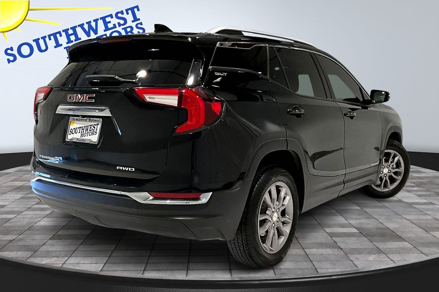 2023 GMC Terrain SLT