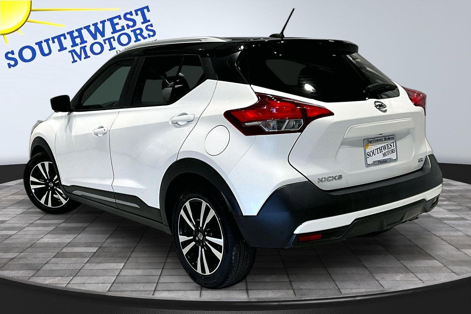 2019 Nissan Kicks SR